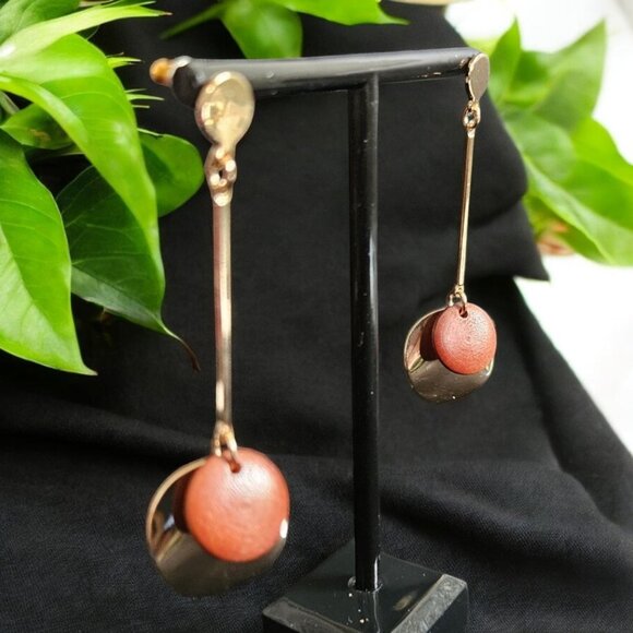 AVON Golden Woodland Stud Dangle Earrings - Picture 2 of 4